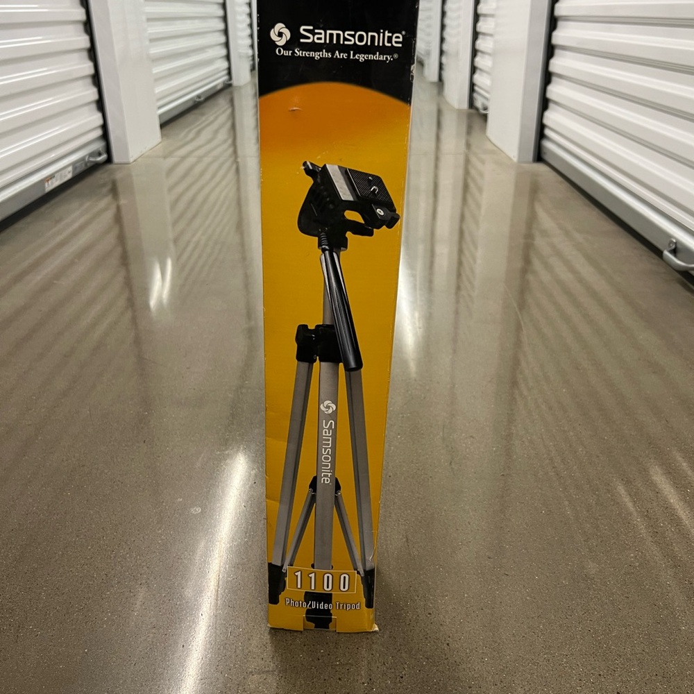 Samsonite Black Tripod